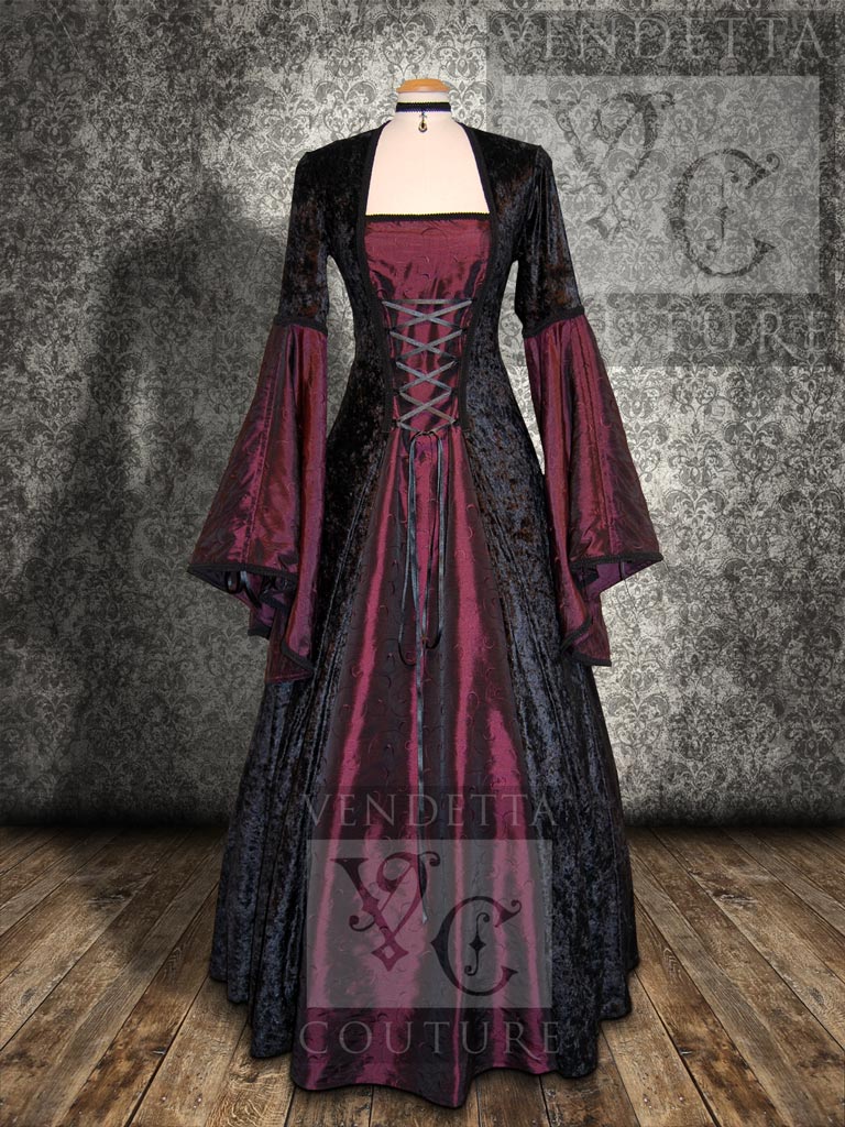 Medieval Dress Black Plum (Purple)